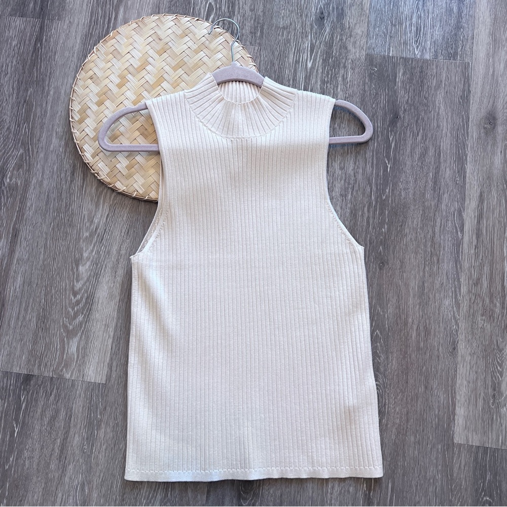 Madewell pearson mock neck sweater tank - Picture 3 of 9